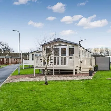 Apple Tree Lodge Hot Tub 3 Bedroom 2 Bars Morpeth Exterior photo
