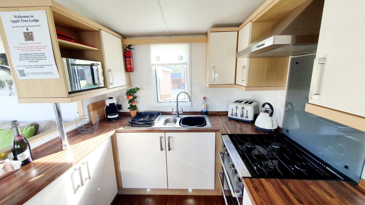 Holiday home Apple Tree Hot Tub 3 Bedroom 2 Bars