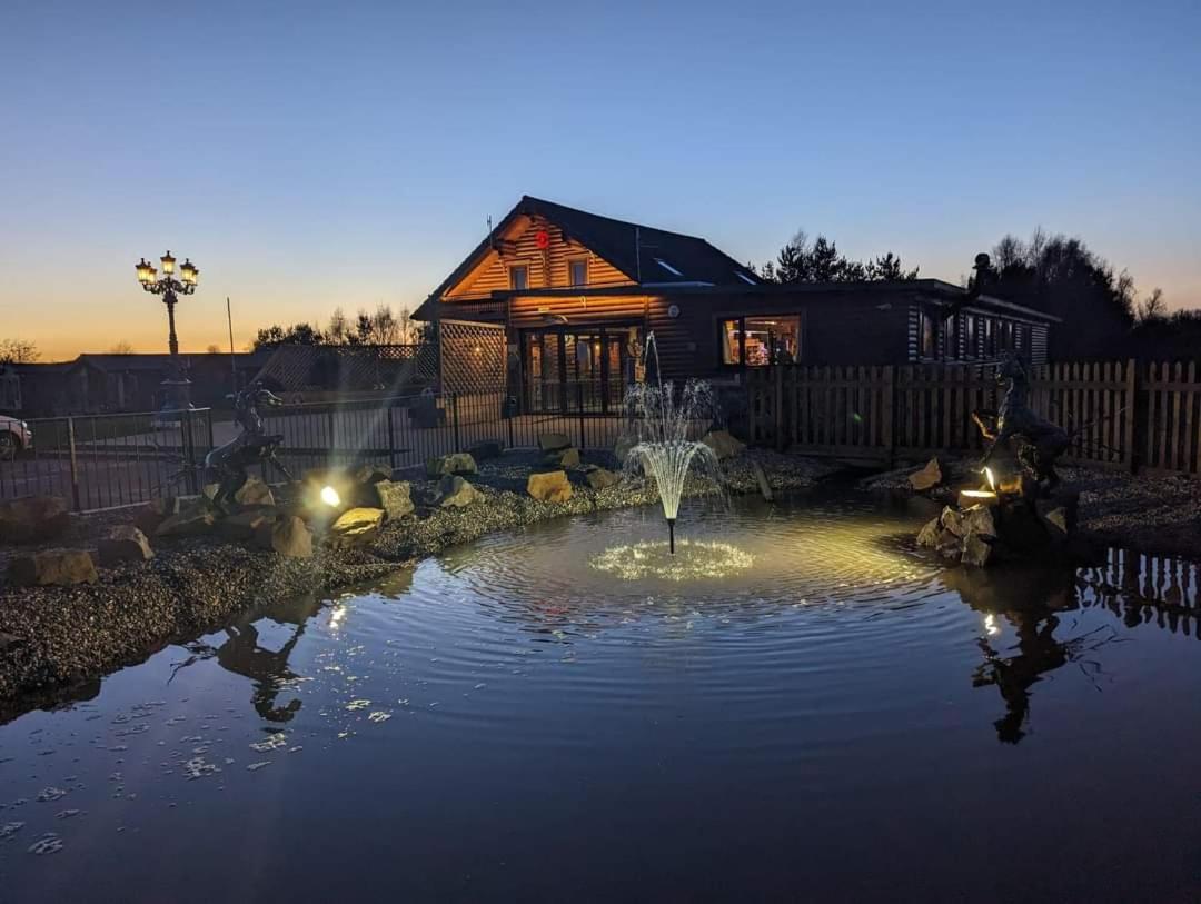 Apple Tree Hot Tub 3 Bedroom 2 Bars * Morpeth