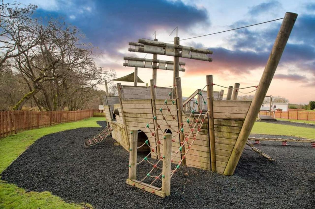 Apple Tree Hot Tub 3 Bedroom 2 Bars Morpeth